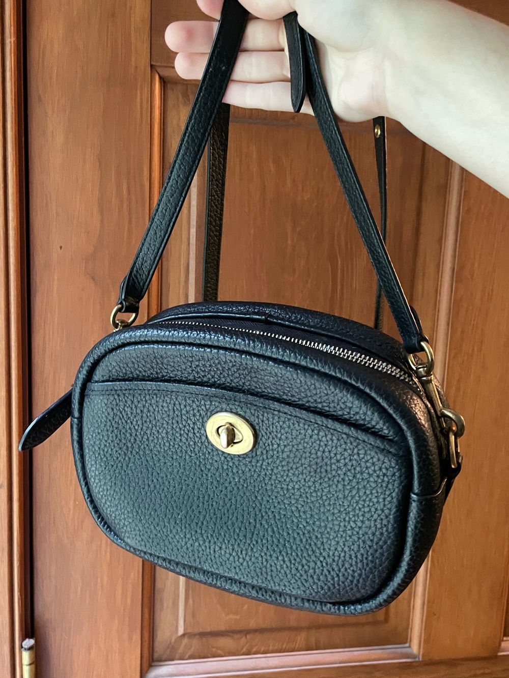 🐝Coach Black Pebble Leather Camera Bag with Turnlock C5809🐝